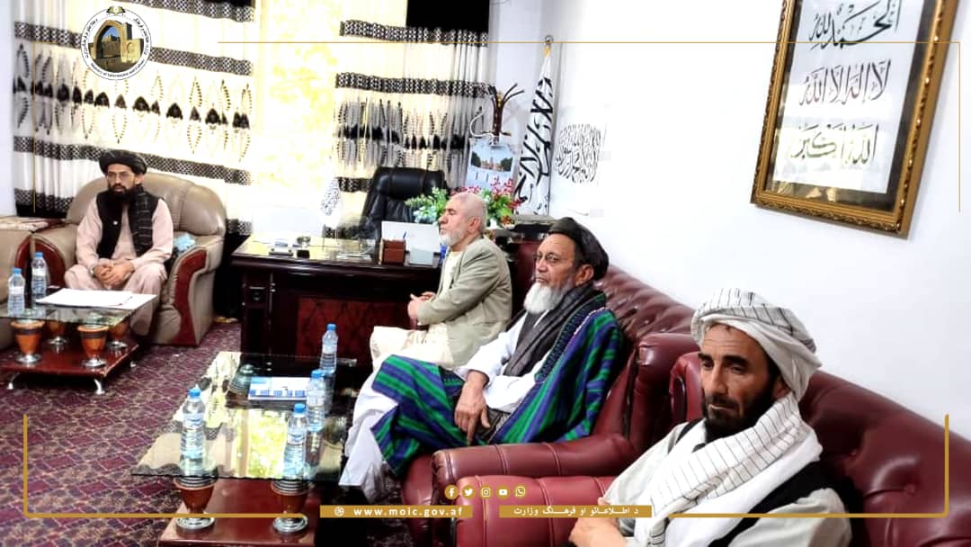 التقى رئيس الإعلام والثقافة في ولاية فارياب بعدد من الكتاب والشخصيات الثقافية.