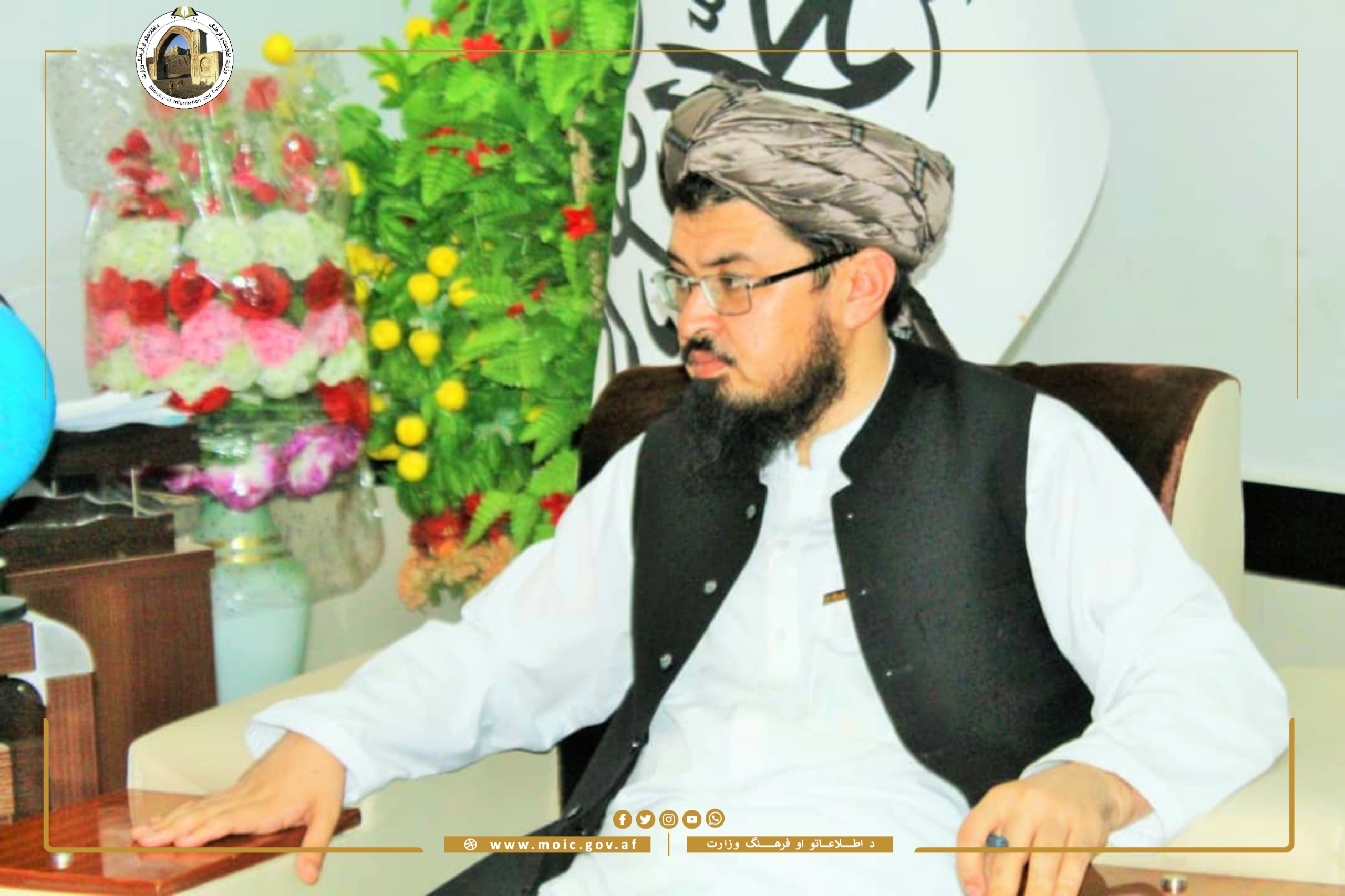 کندهار د اطلاعاتو او کلتور رئیس په جنوب لویديځه حوزه کې د افغان خبريالانو د خونديتوب کمېټې له مسؤل سره وکتل