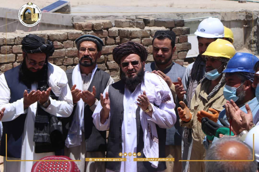 The Deputy Minister of Art and Culture laid the foundation stone for a restaurant called Kabul Qadim